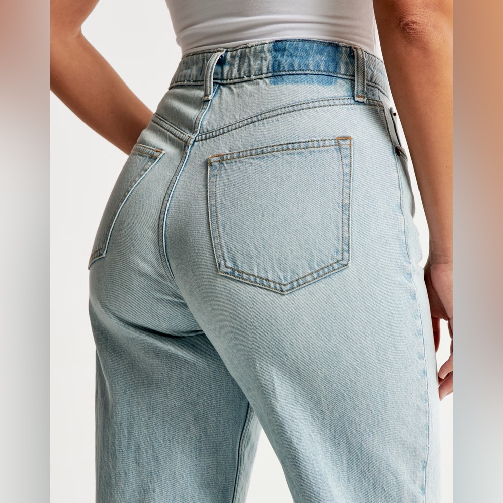 Abercrombie Curve Love High Rise Loose Jean - Picture 5 of 6